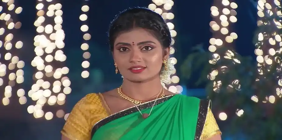 Punya Embraces Anirudha | Naagamandala