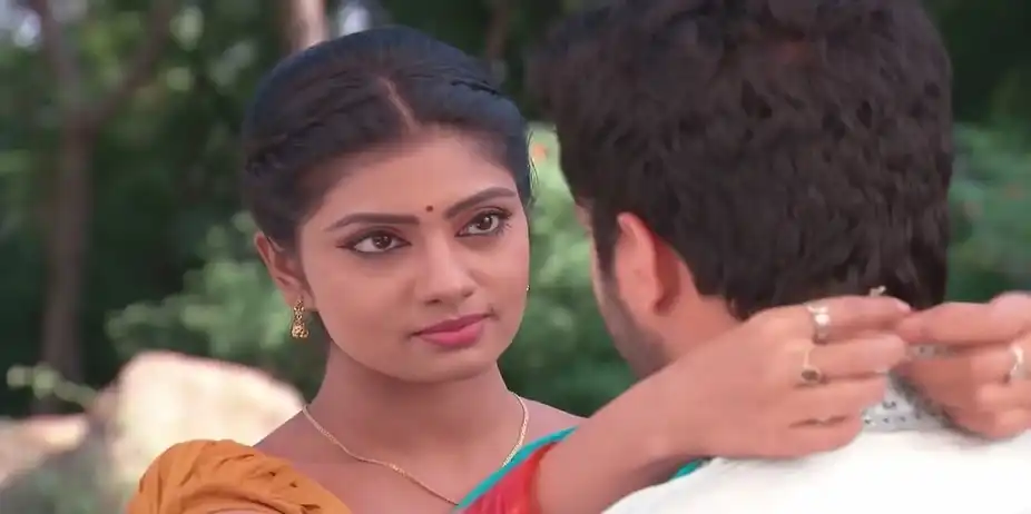 Punya Gives the Holy 'Rudrakash' to Anirudha | Naagamandala