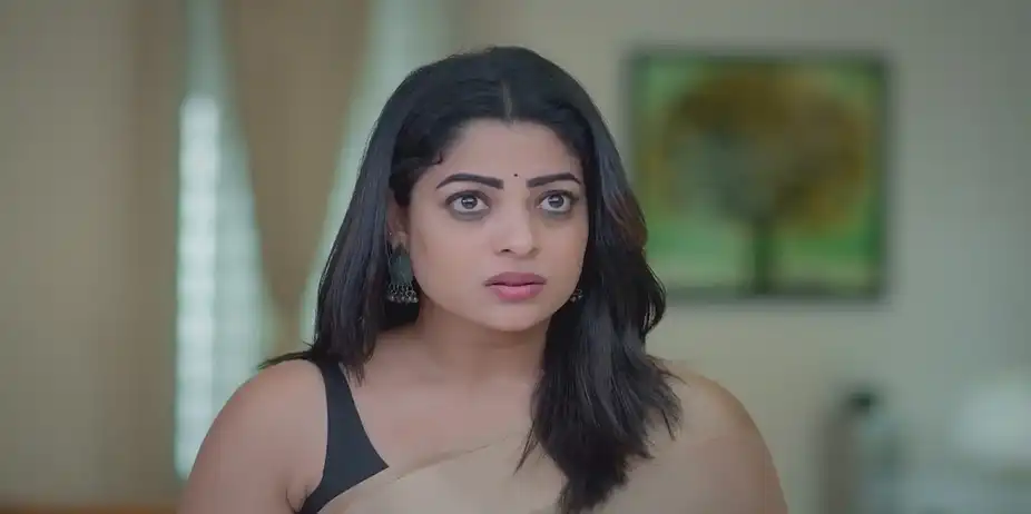 Will Ezhil Learn Manohari's Deceit?
