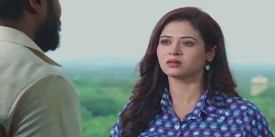 Maya Stops Seenu | Sandhya Raagam