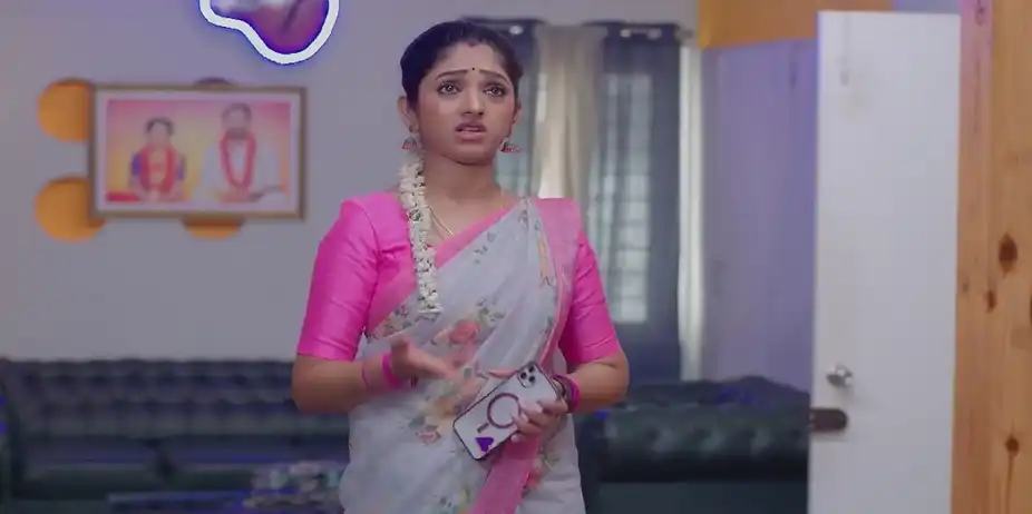 Rani Avoids Siddharth's Call | Ninaithale Innikkum