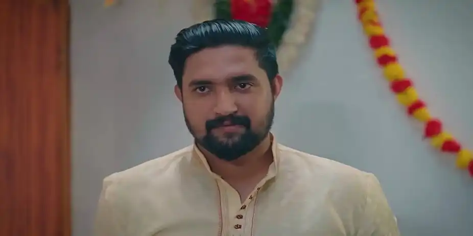 Jeevan Attacks Sara | Madhura Nombara Kaattu