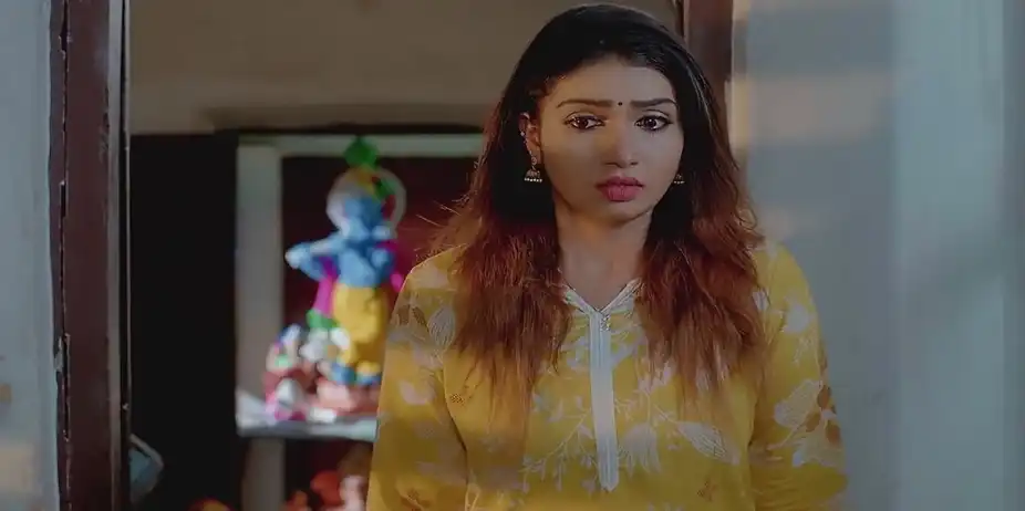 Maniyamma Lies to Meenakshi | Valsalyam