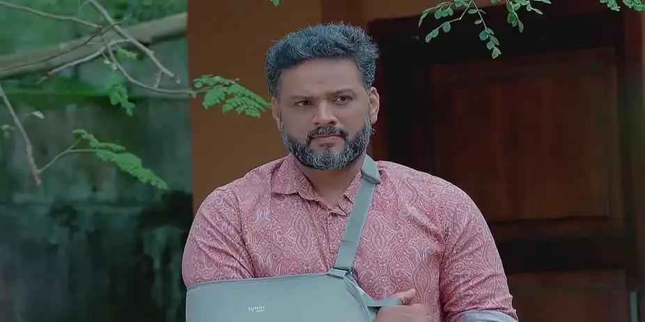 Jayaram Feels Uneasy | Valsalyam