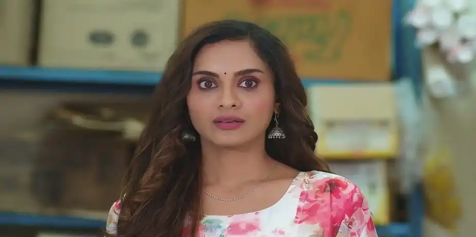 Rajashree Scolds Surya | Lakhat Ek Amcha Dada