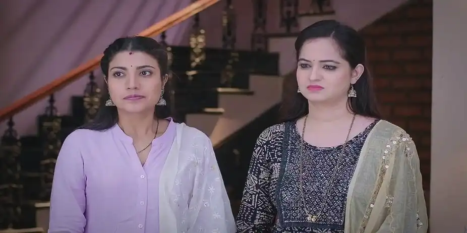 Dathatreya Asks Sandhya about Her Job Hunt | Shrirasthu Shubhamasthu