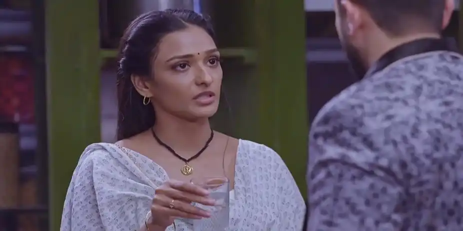 Lakshmi Stops Rishi from Drinking Cold Water | Bhagya Lakshmi