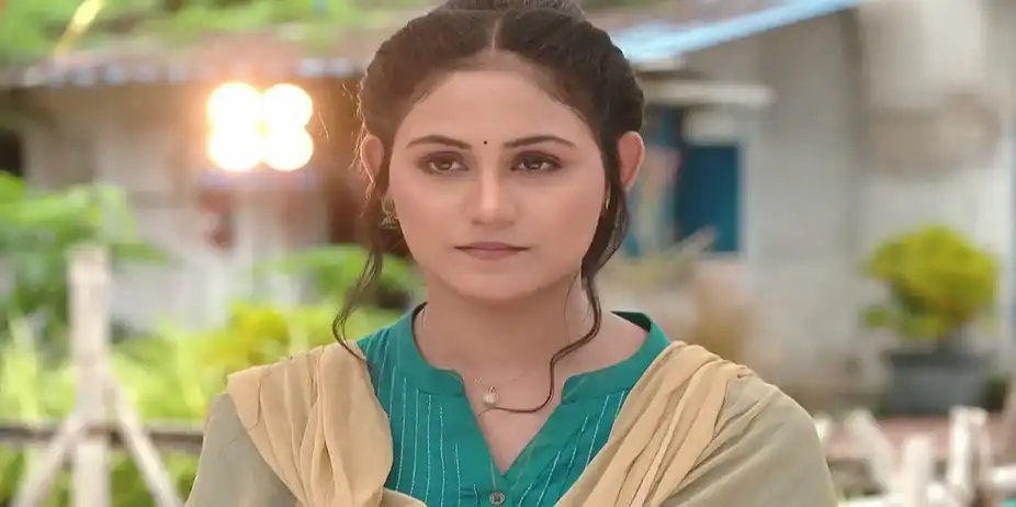Purvi Mocks Priya | Suna Jhia