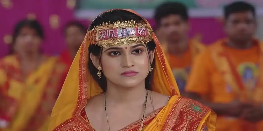 Madhu Saves Her Family Members | Madhura Sansara