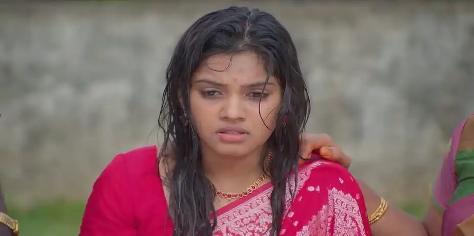 Thenu Scolds Charulatha | Sandhya Raagam