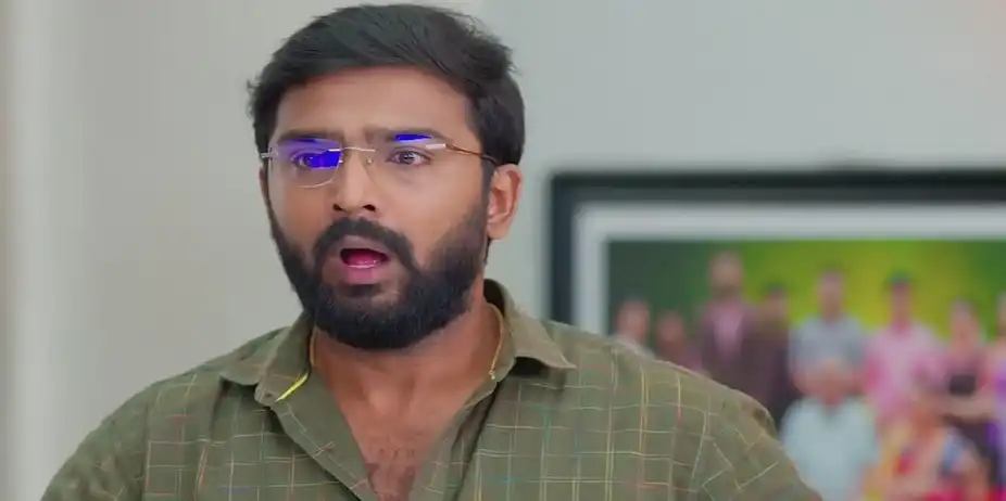 Darshini Learns about the Fake Notes | Ninaithale Innikkum