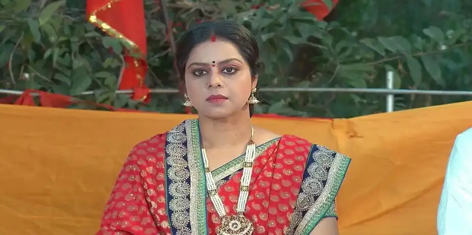 Bhadravathi and Dhananjaya Meet the Soothsayer | Naagamandala
