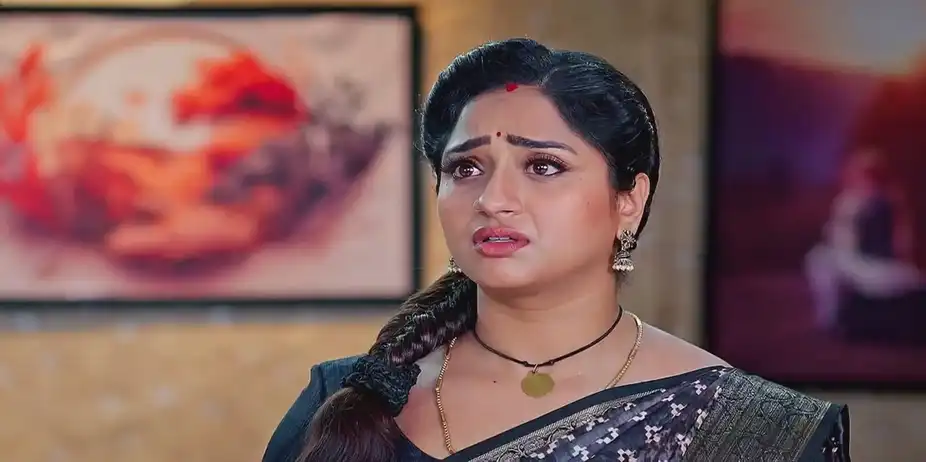 Nayani's Family Tries to Open the Box | Trinayani