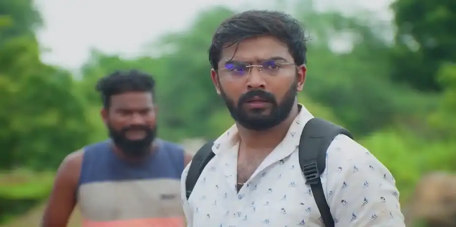 The Tribals Try to Attack Siddharth | Ninaithale Innikkum