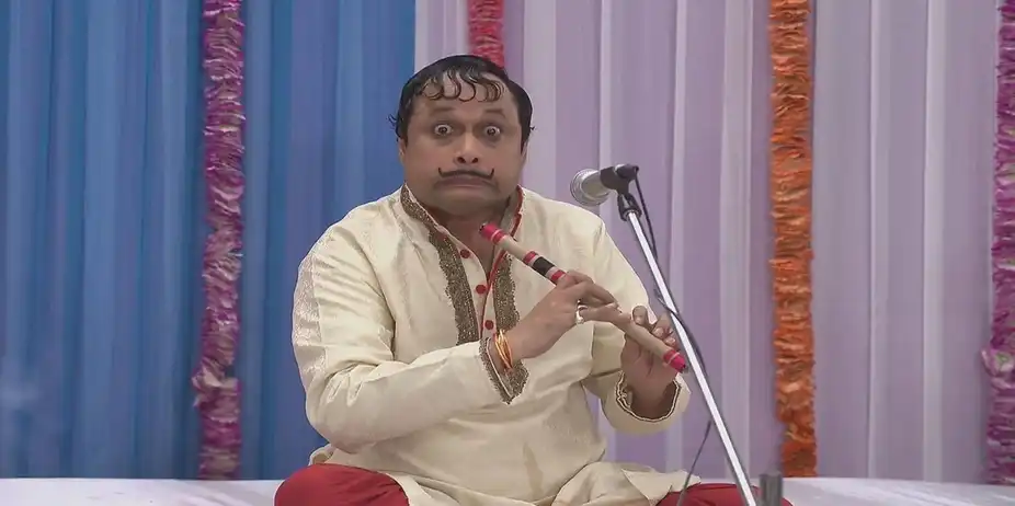 Happu Pretends to Play the Flute | Happu Ki Ultan Paltan