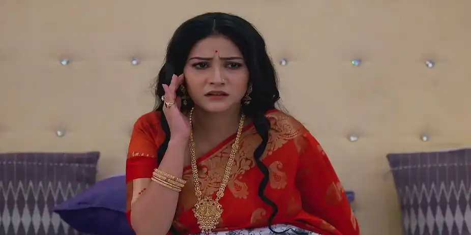 Paramita Senses Her Physical Discomfort | Phulki