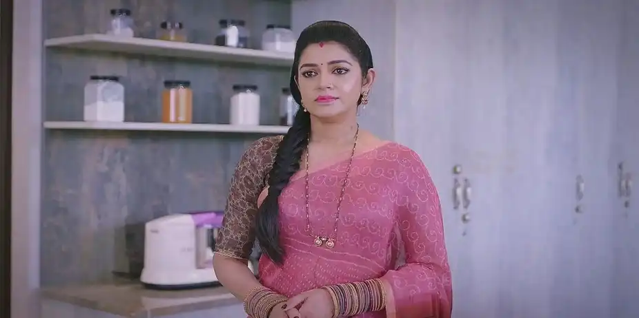 Goutham Prepares a Sweet Dish for Anand | Amruthadhaare