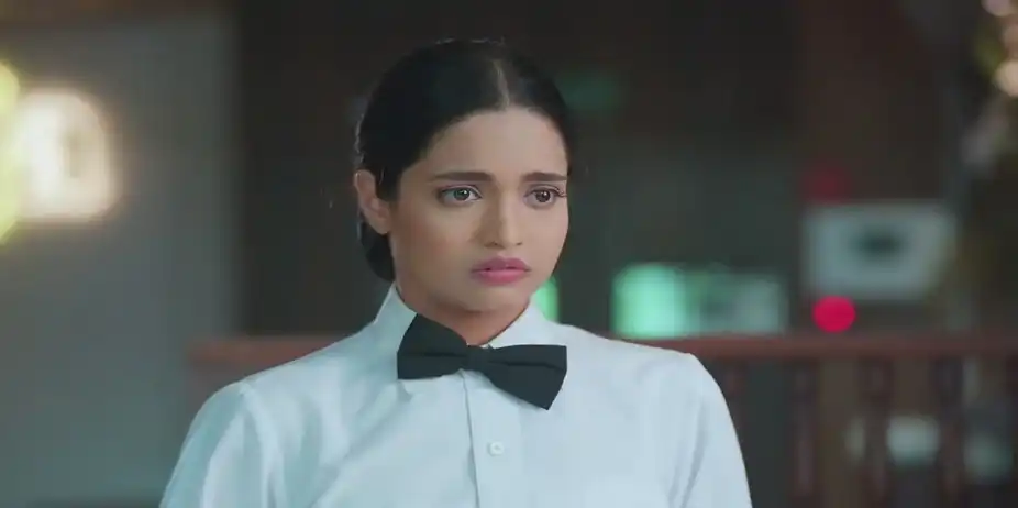 Durga Insults Leela | Navri Mile Hitlerla