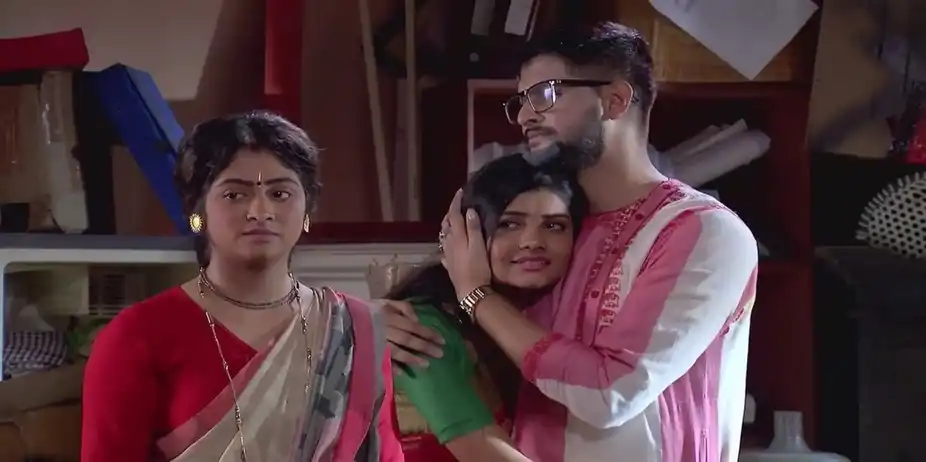 Nikhil Consoles Krishna | Shyama