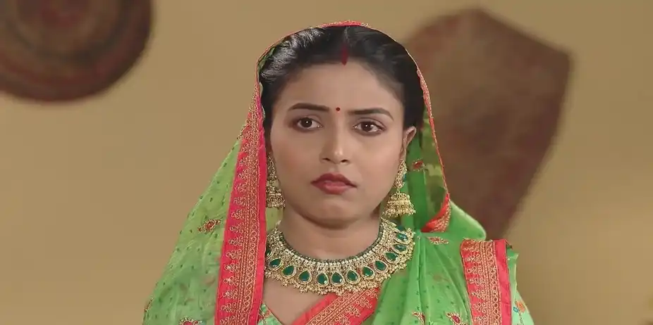 Raghuraj's Mother Scolds Raj | Sandhya Ragini