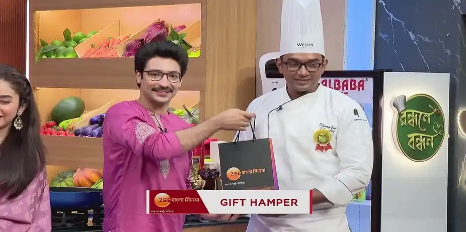 Gifts Distribution | Randhane Bandhan