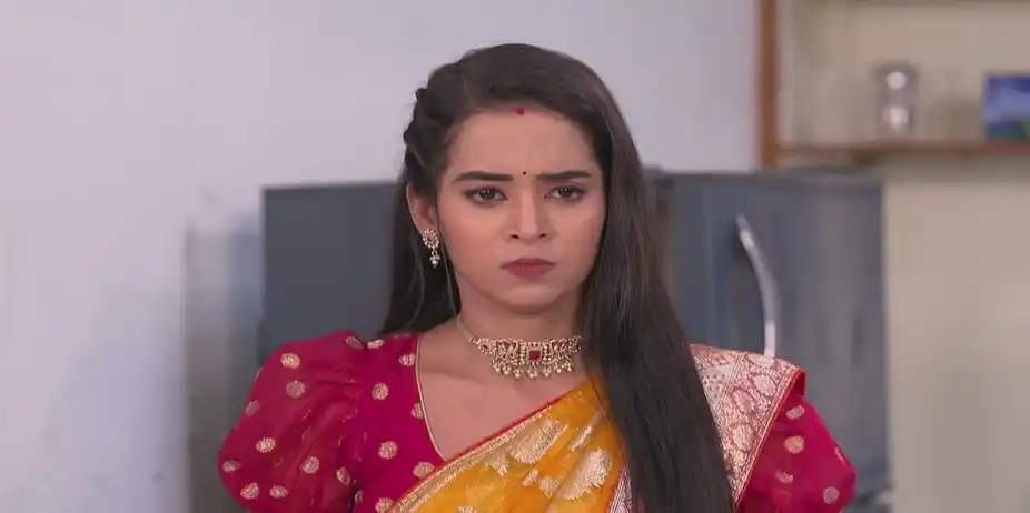 Gyana Grows Suspicious about Debjani | Tu Khara Mun Chaai