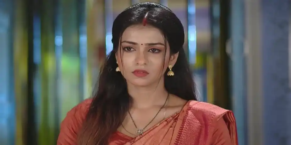 Madhu Offers to Help Manas | Madhura Sansara