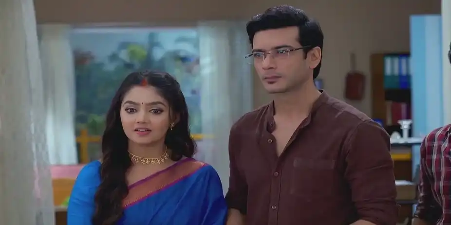 Paramita Senses Her Physical Discomfort | Phulki