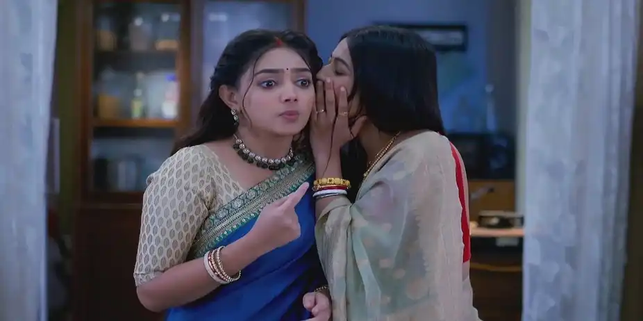 Paramita Senses Her Physical Discomfort | Phulki