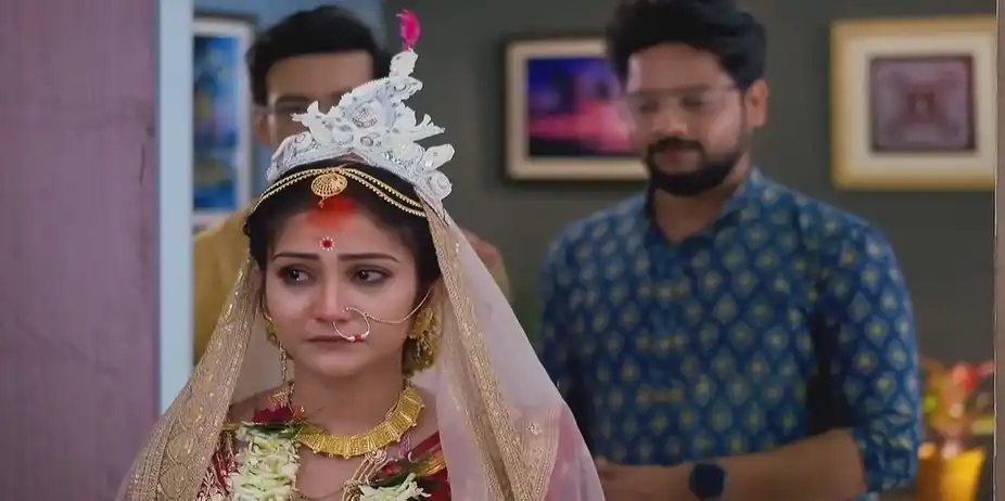 Paramita Senses Her Physical Discomfort | Phulki