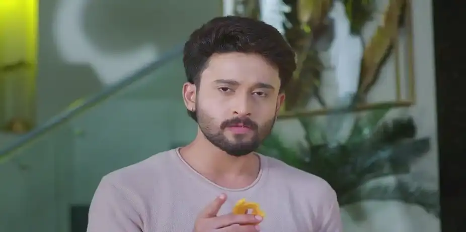 Deepa Bumps into Chirag | Brahmagantu