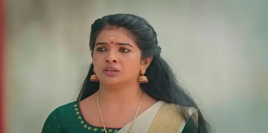 Sagar’s Goons Come to Attack Vandana | Manathe Kottaram