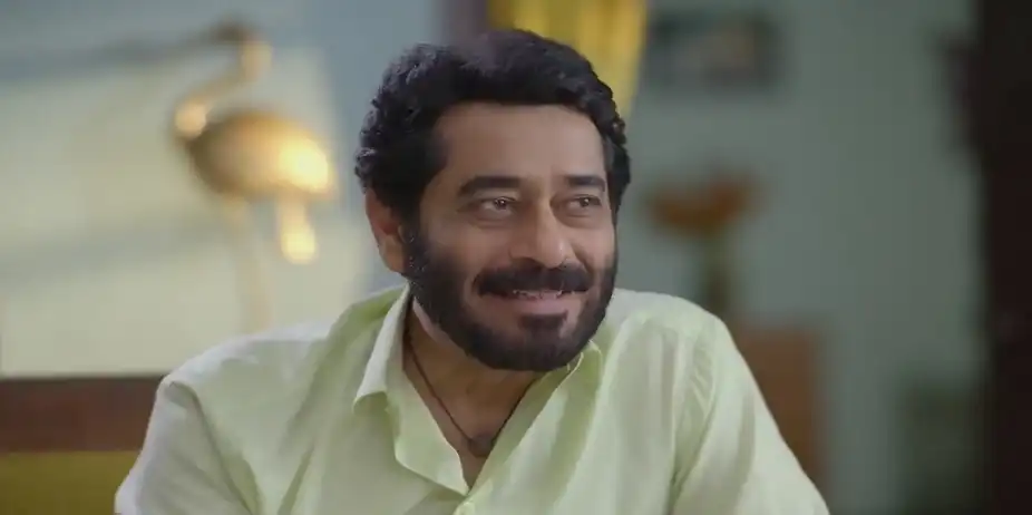 Ovi Suggests Bandhu to Get a Smartphone | Sara Kahi Tichyasathi