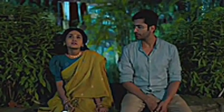 Roddur Appreciates Moyna's Singing | Puber Moyna
