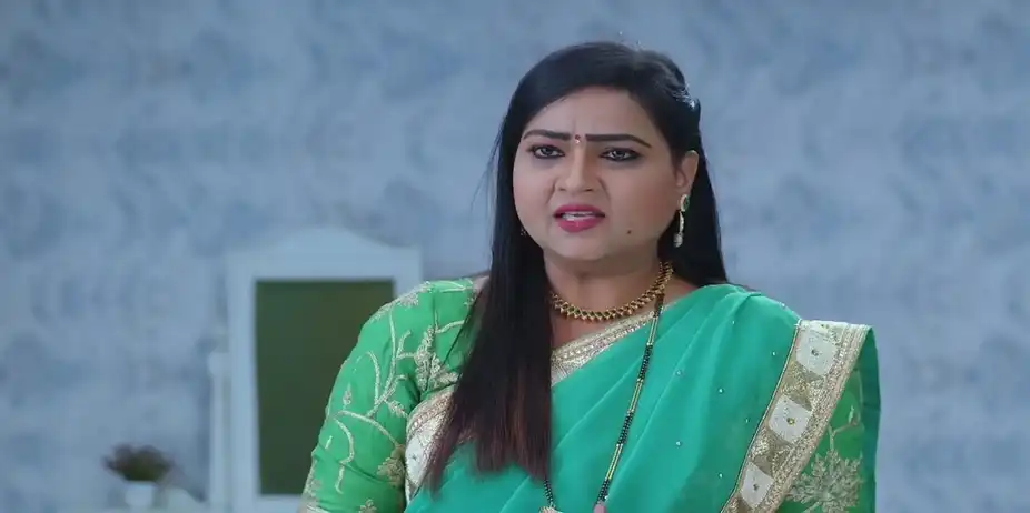 Durga Expresses a Ssuspicion to Adhipati | Tula Shikvin Changlach Dhada