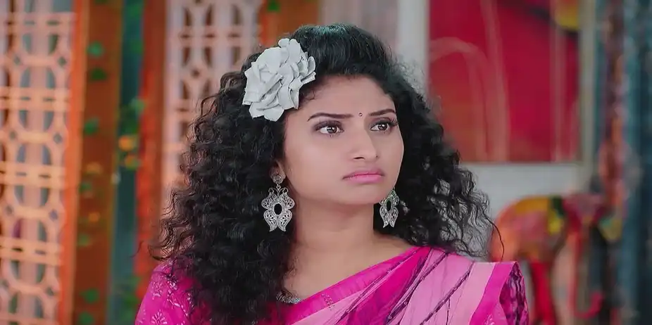 Hasini Discusses Tilottama's Behaviour | Trinayani