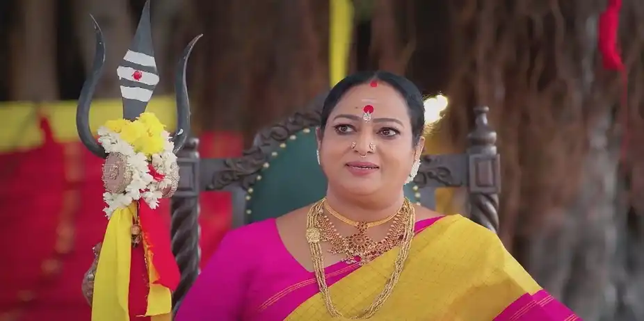Kasiyamma Scolds a Man | Ninaithen Vandhai