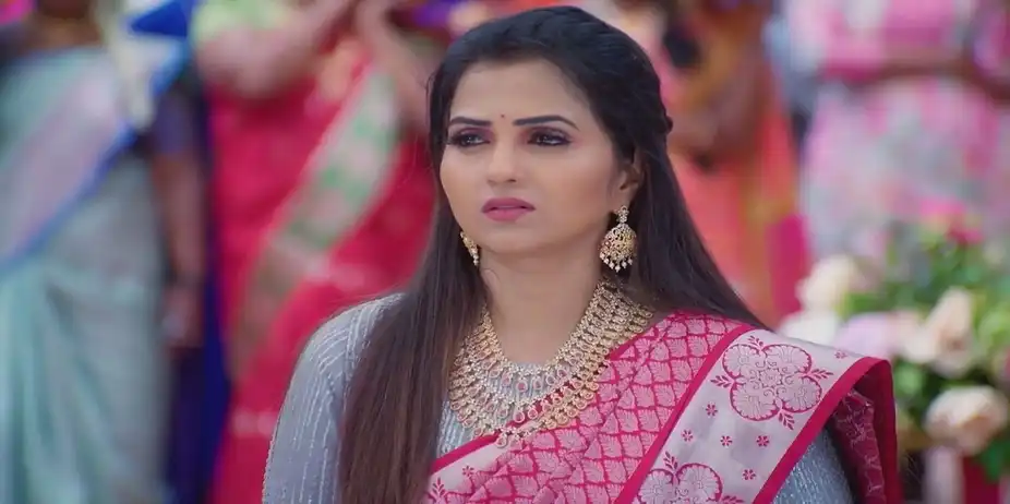 Madhumitha Gives a Suggestion | Nenjathai Killathe