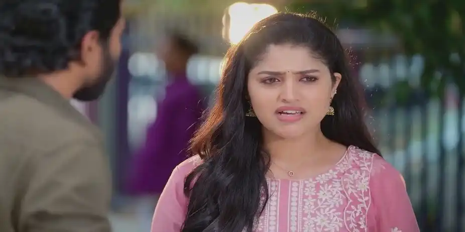 Velan Tries to Stop Valli | Valliyin Velan
