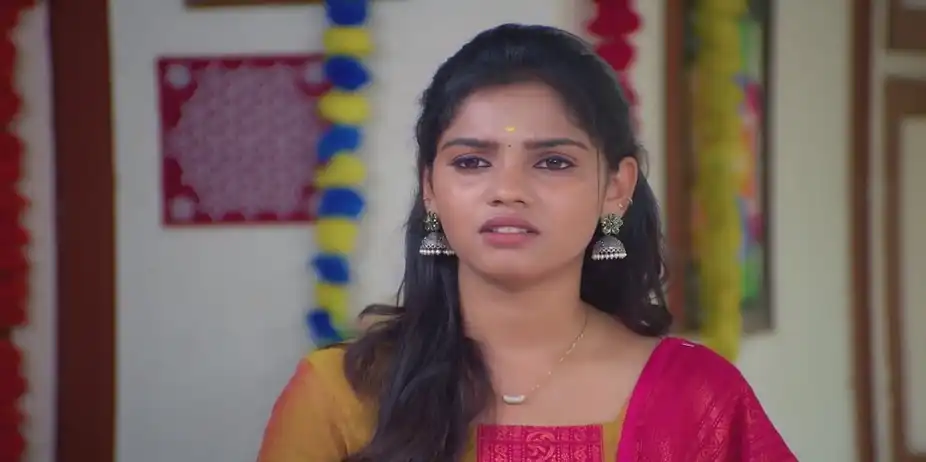 Padma Believes Charulatha | Sandhya Raagam