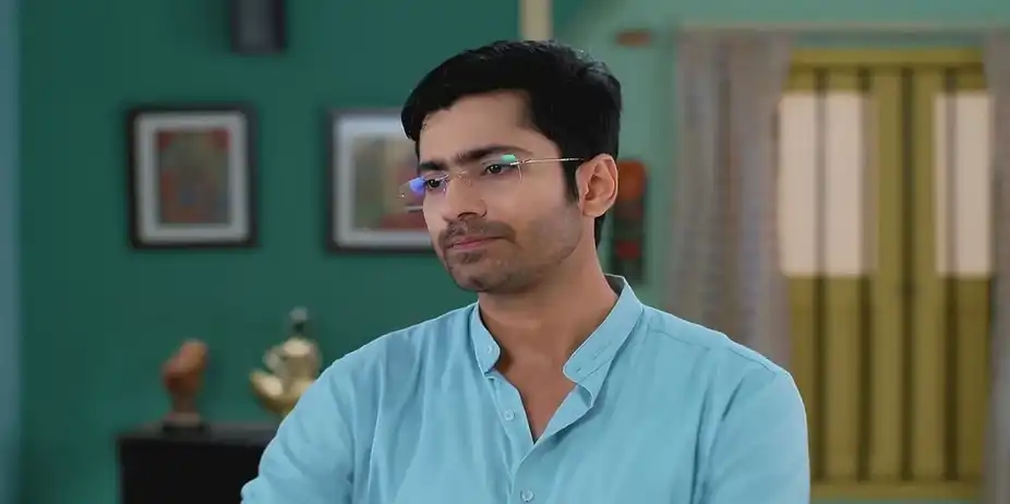 Roddur Urges Moyna to Study in His Room | Puber Moyna