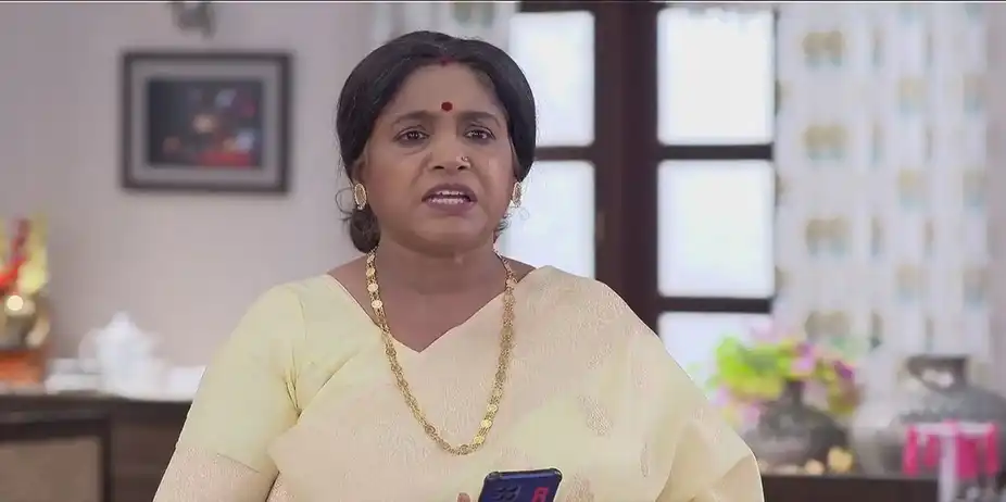 Bhavani Plans to Steal the Car for Tumpa | Mala Bodol