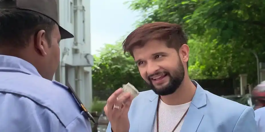 Raj Looks for Shree | Amar Sangi