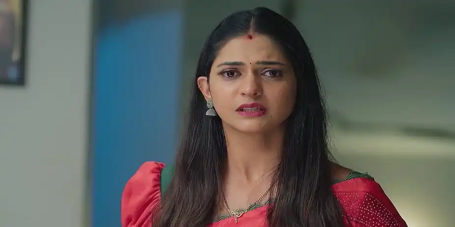 Bhagamati Asks Amarendra about Anjali's Necklace | Nindu Noorella Saavasam