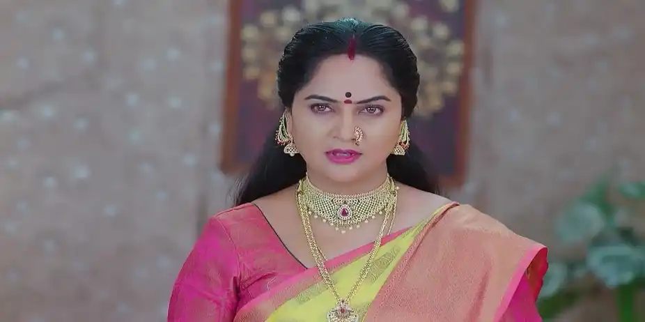 Tilottama Restless to See Gayatri Devi's Spirit | Trinayani