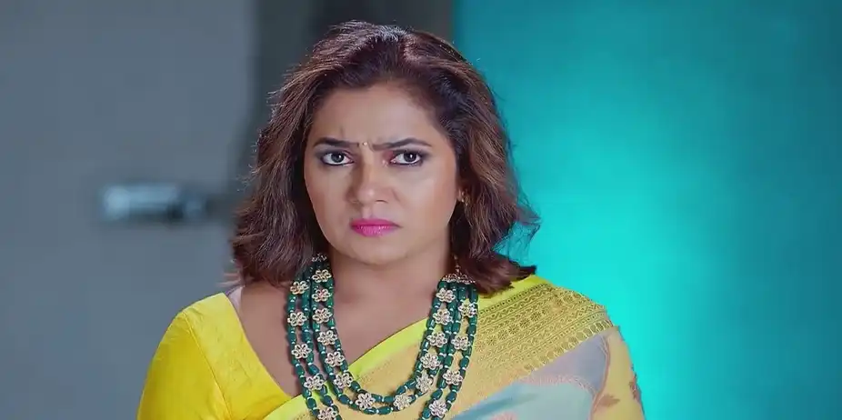 Tilottama Shows Her Hurt Hand to Ghanteamma | Trinayani