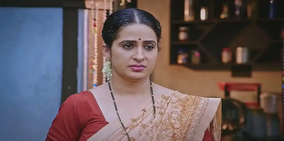 Veena Reassures a Worried Srinivas | Lakshmi Nivasa