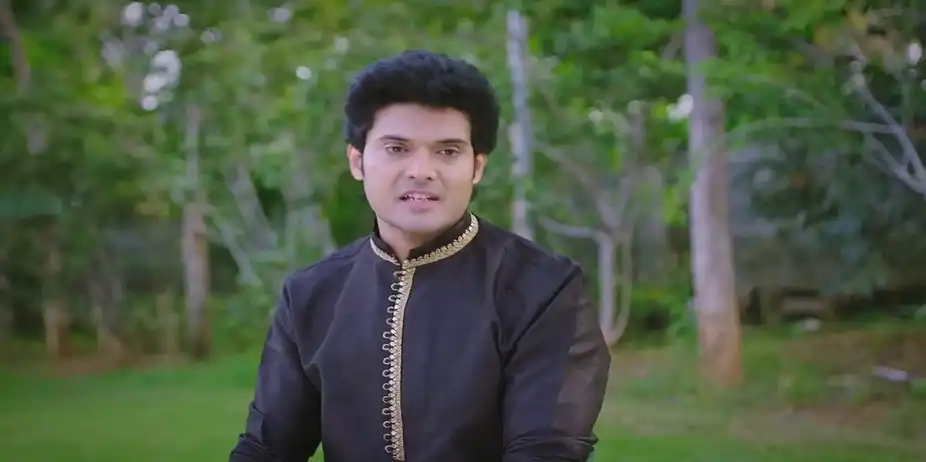 Bhoomika Reassures Partha | Amruthadhaare