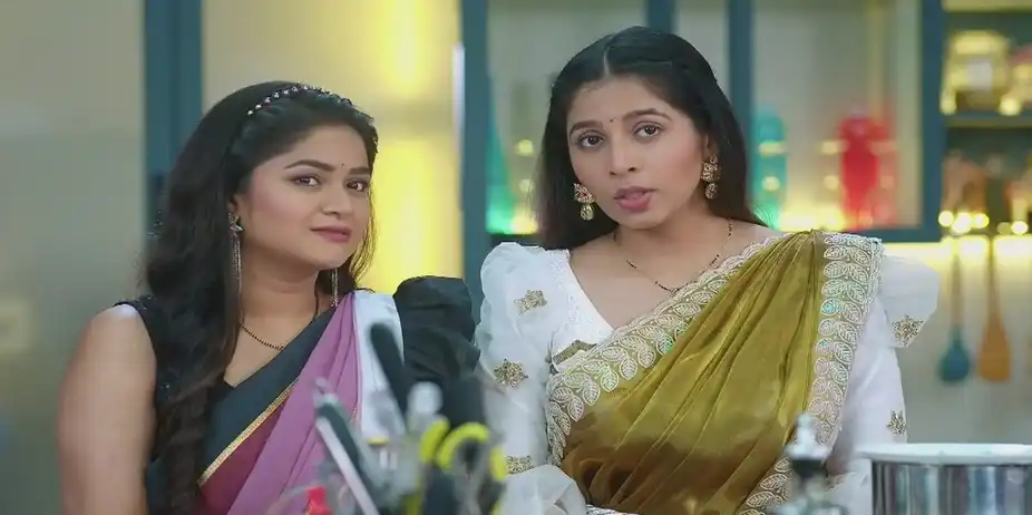 Kalindi Asks Aaji about the Golden Modak | Navri Mile Hitlerla