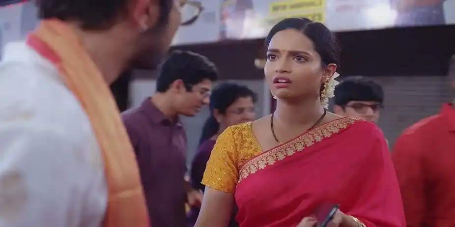 Leela and AJ Visit a Ganesh Pandal | Navri Mile Hitlerla